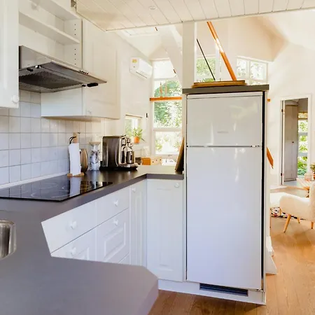 Сasa de vacaciones An Intimate Get-away By The Sandvig Bay